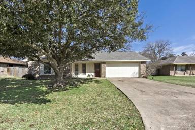 Main picture of 1103 Austin Ave