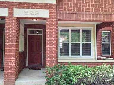 Main picture of 529 E 9th St