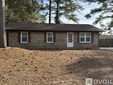 Main picture of 15 Hampton Dr