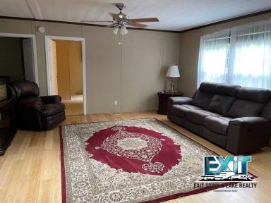 Main picture of 288 Country Ln