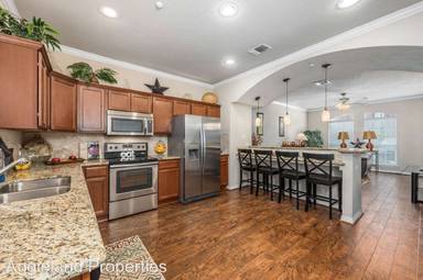 Main picture of Lakeridge Townhomes