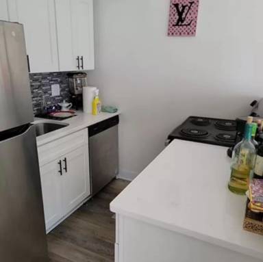 Main picture of 211 Onset Ave