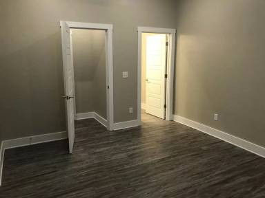 Main picture of 909 S Kelley St