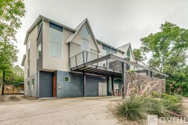 Main picture of 128 Marcia Pl
