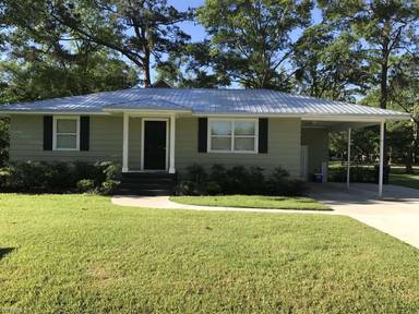 Main picture of 104 Pine Villas Rd