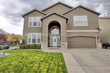 Main picture of 16704 NE 10th St