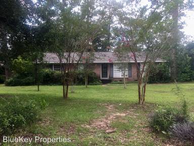 Main picture of 108 W Forest Ave