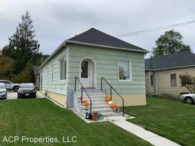 Main picture of 1012 E Maple St