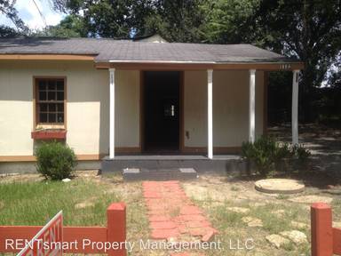 Main picture of 1123 Salem St