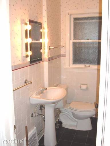 Main picture of 3513 W 136th St