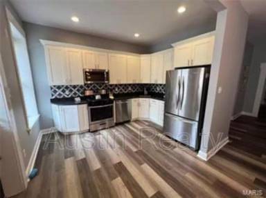 Main picture of 4108 Russell Blvd