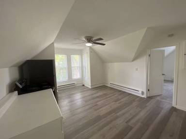 Main picture of 1000 McLean Ave