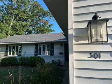Main picture of 301 W 23rd St