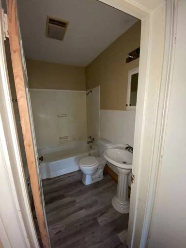 Main picture of 412 E State St