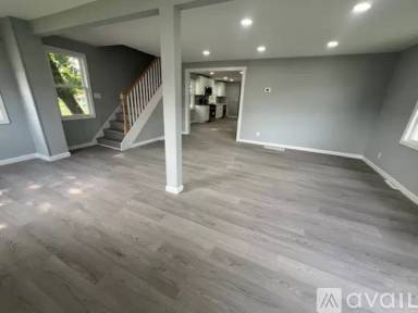 Main picture of 680 E Main St