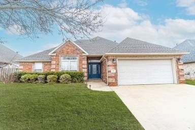 Main picture of 1130 Torbay Trce