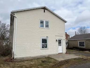 Main picture of 513 Center St