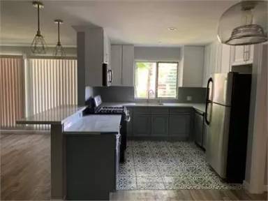 Main picture of 1275 Havenhurst Dr
