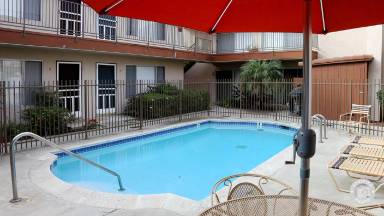 Main picture of 2825 Hope Ave