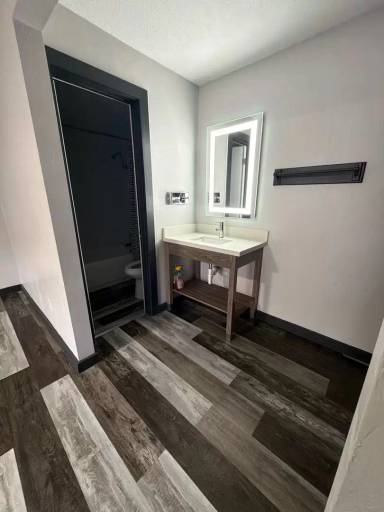 Main picture of 701 Railroad Ave