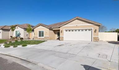 Main picture of 8018 Cuyama River St
