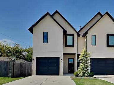 Main picture of 211 N Wright St