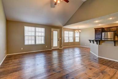 Main picture of 404 W Madrid St