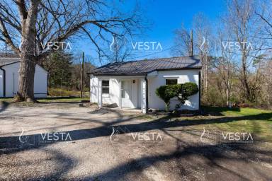 Main picture of 28 Bass Ln