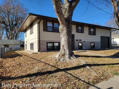 Main picture of 620 S Washington St