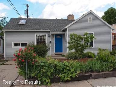 Main picture of 1069 E Norris Pl