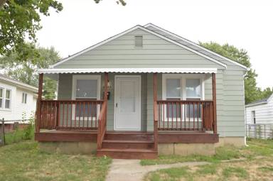 Main picture of 2243 S Randolph St