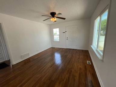 Main picture of 933 W 450 N