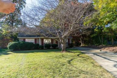 Main picture of 3923 Woodberry Lake Dr