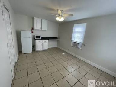 Main picture of 524 S Yonge St
