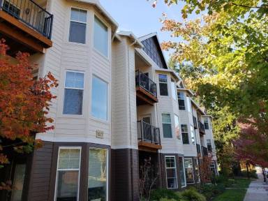 Main picture of 117 NE 25th Ave