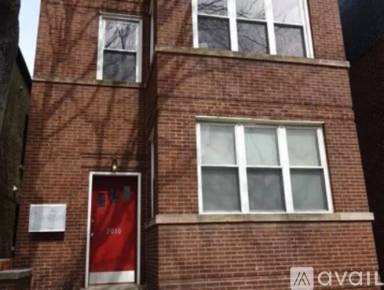 Main picture of 1857 W Dickens Ave