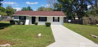 Main picture of 2611 NE 49th Pl