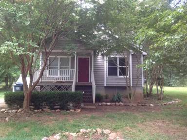 Main picture of 152 Poplar Point Dr