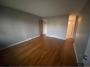 Main picture of 2537 W Alexis Rd