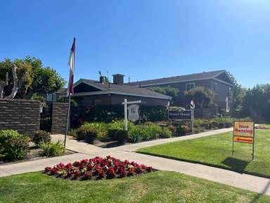 Main picture of 241 W Wilson St