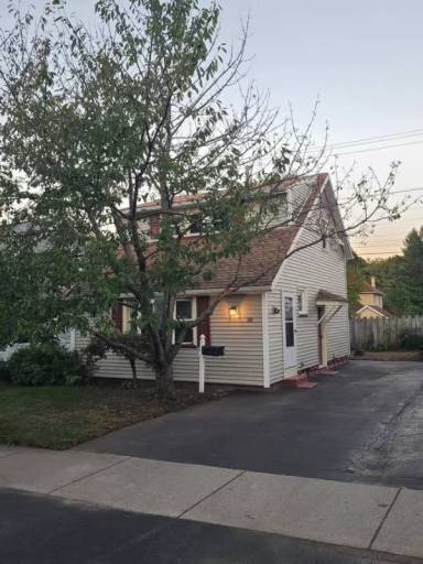 Main picture of 50 Lodge Dr