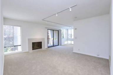 Main picture of 916 Beach Park Blvd