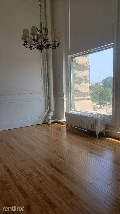 Main picture of 410 S Michigan Ave Apartments