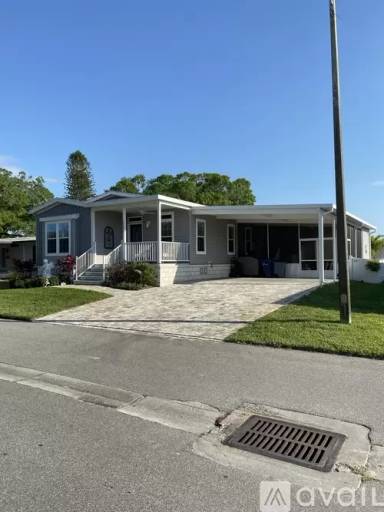 Main picture of 5475 Regent Pl