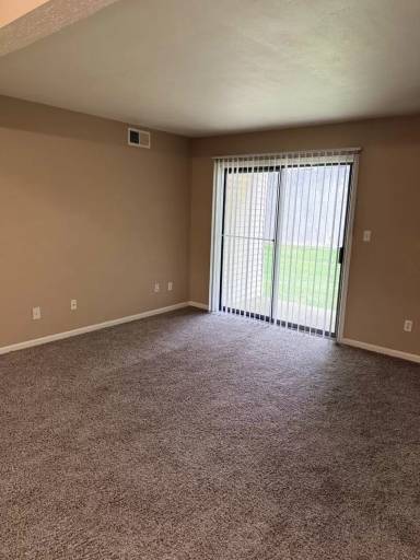 Main picture of 360 S Rosenberger Ave