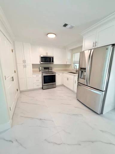 Main picture of 18604 Miami Blvd