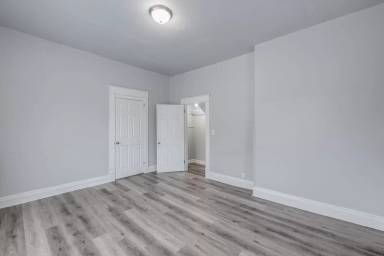 Main picture of 230 S Park Ave