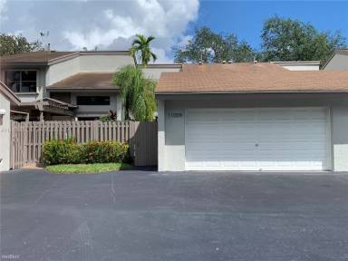 Main picture of 11009 SW 113th Pl