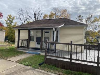 Main picture of 1102 Apple St