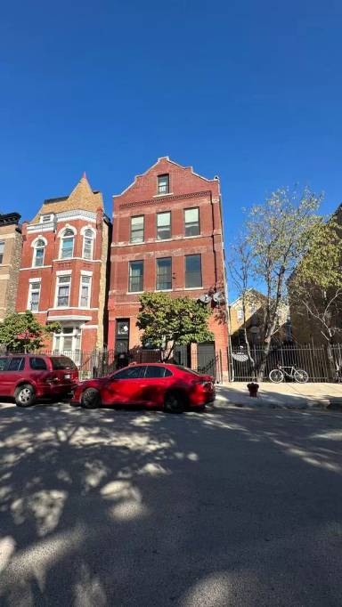 Main picture of 1328 W 18th Pl